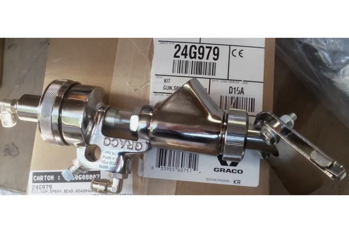 Пистолет распылитель стеклошариков для дорожной разметки Graco 24G979
