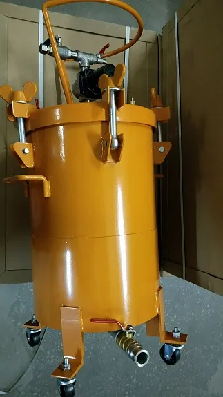 ASPRO 30 Нагнетательный бак для текстурных составов и шпатлёвок