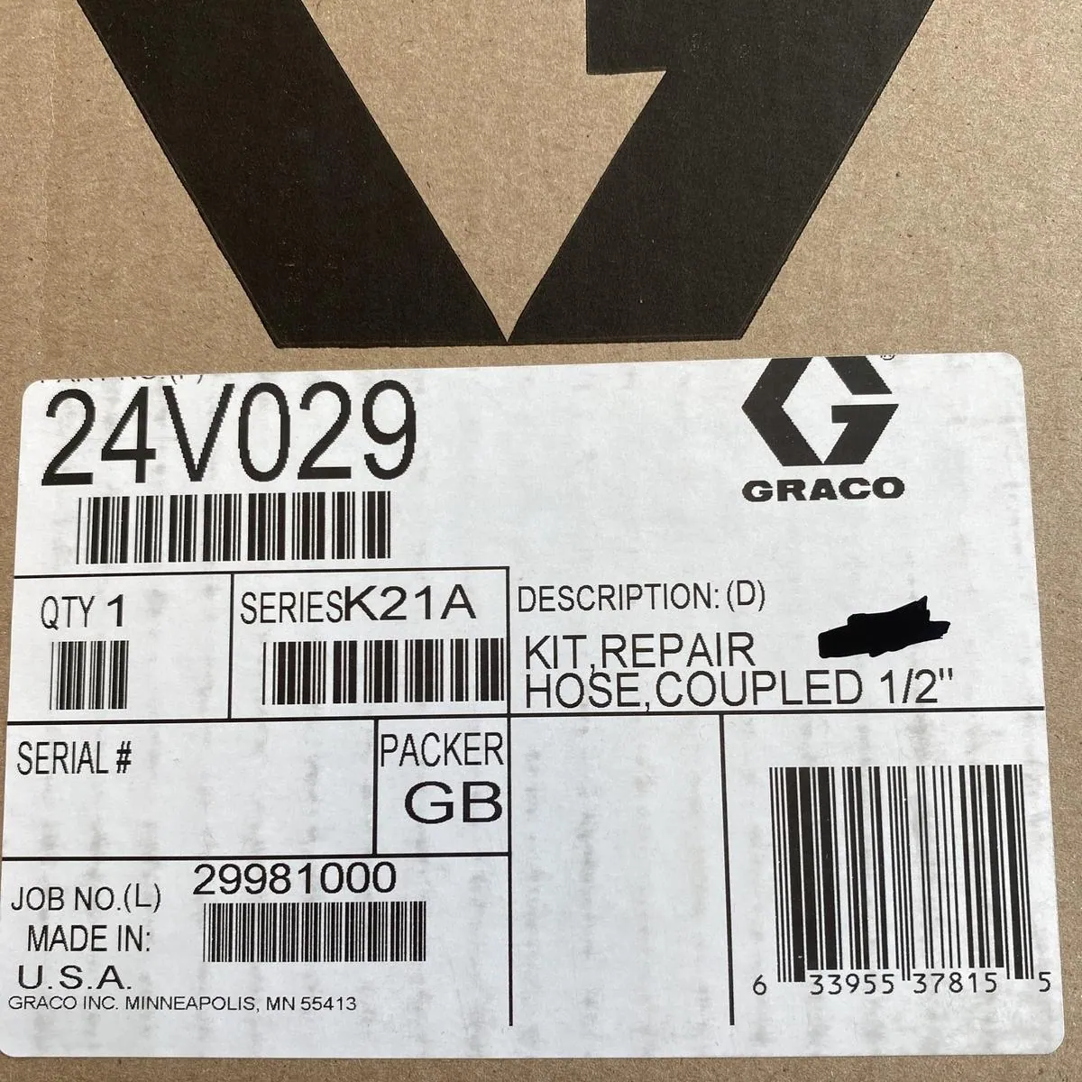 Шланг от коллектора к насосу 1/2" GRACO Mark X 24V029