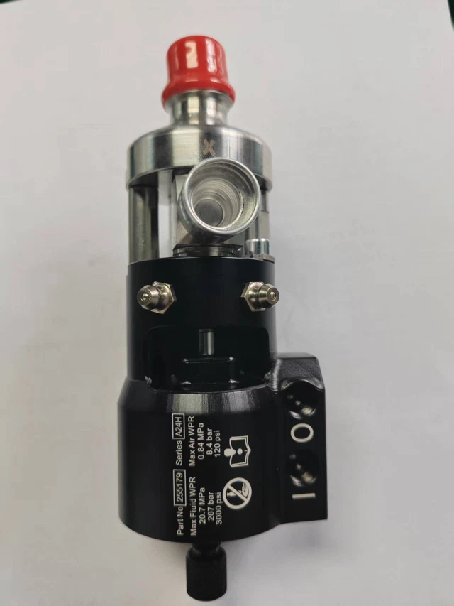 Раздаточный пистолет GRACO MD2 для консистентных смазок 1:1 на мягком основании, с мягким седлом